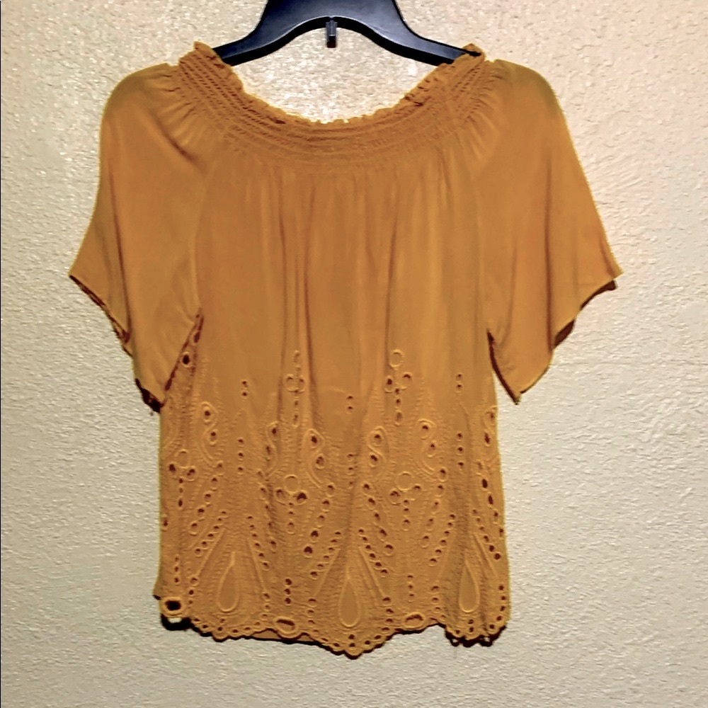 Belleza Top Blouse M Mustard Yellow Pullover Light Weight Short Sleeve Rayon
